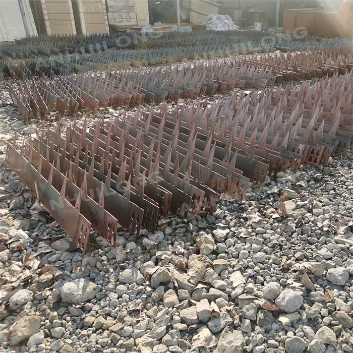 Corten Steel Landscape Garden Edging With a Clear Dividing Line