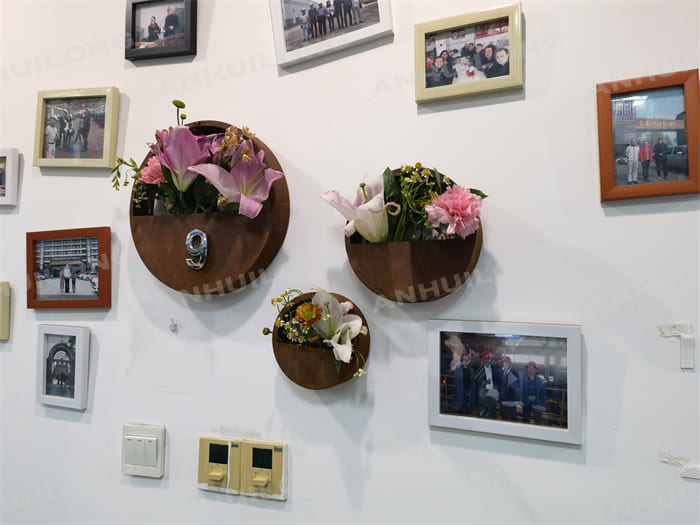 The Round Corten Steel Planter For Hanging OnThe Wall