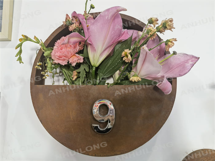 The Round Corten Steel Planter For Hanging OnThe Wall