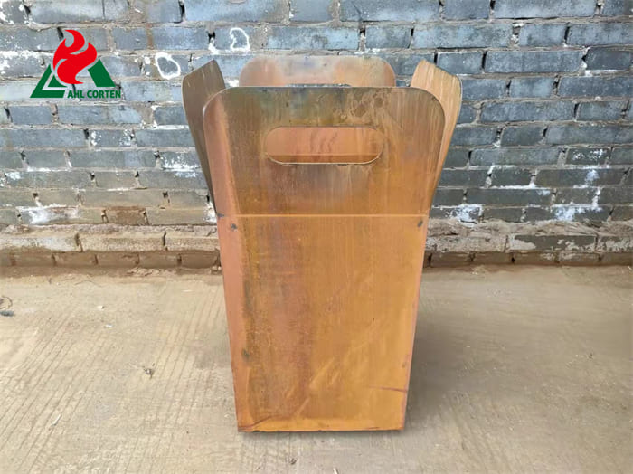 Outdoor corten steel feature flowerpot