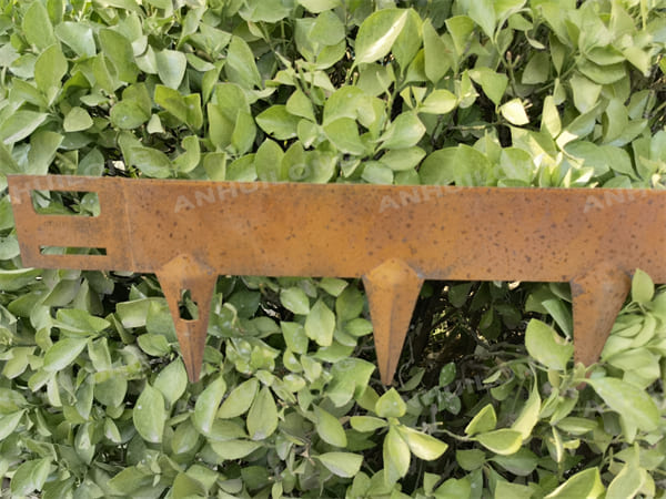 Rusted Steel Garden Edging Made of Premium Materials