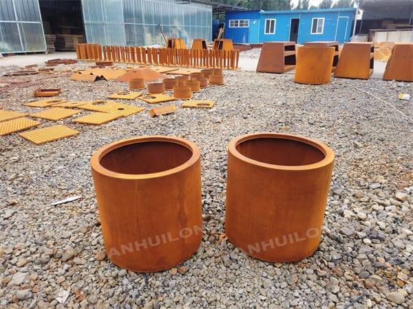 The Corten Steel Metal Planter Pot With Different Diameter