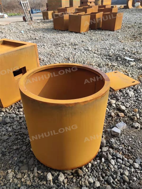 Cylinder Corten Steel Planter For Garden Design